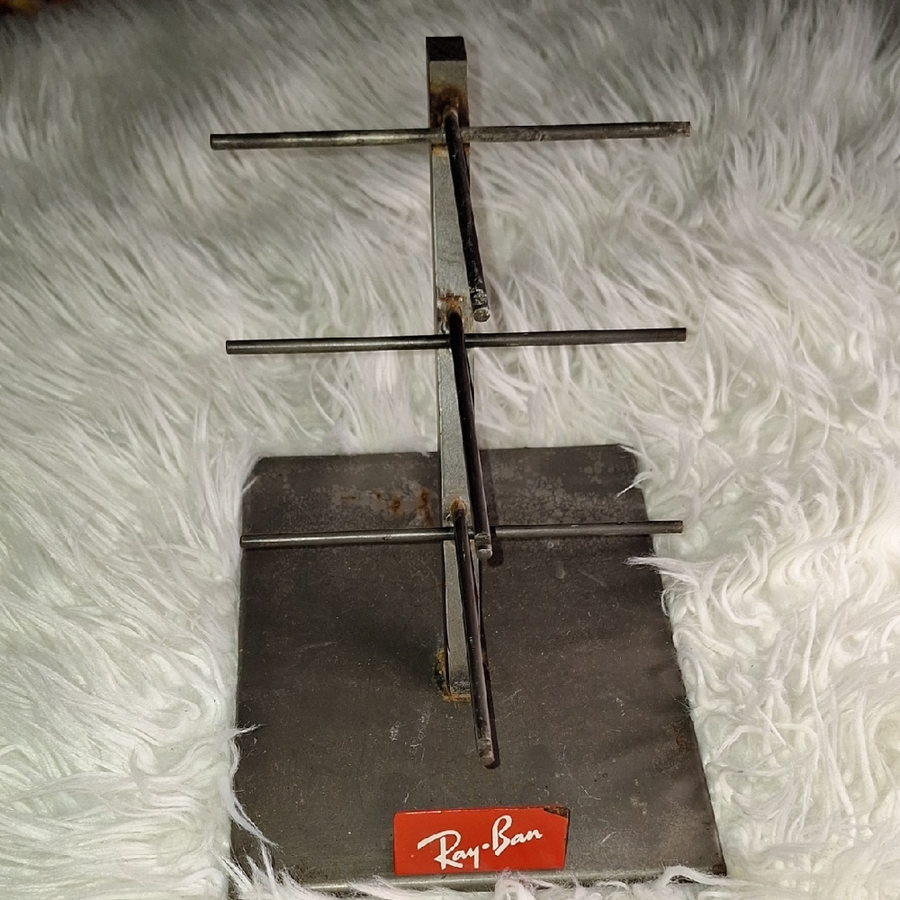 Ray-Ban Industrial Metal Frame Holder
